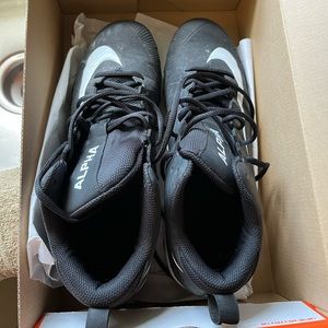 Men’s size 10.5 Nike alpha cleats. Great condition only worn a handful of times